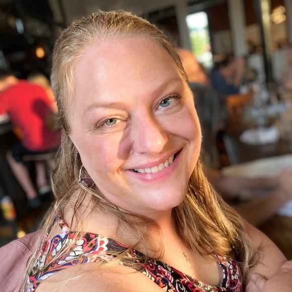 Meet your Posher, Erica! - Picture 2 of 2